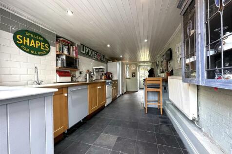 Breakfast Kitchen 898