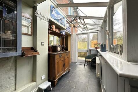 Garden Room 910