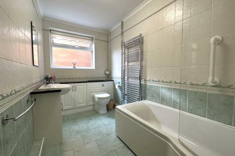 Bathroom 975