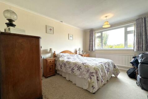 Master Bedroom 972