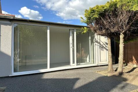 Garden Room External 910