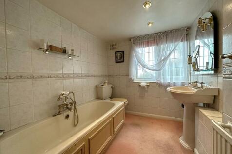 First Floor En-Suite 254