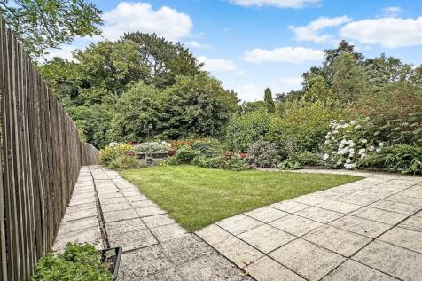 Front Garden 807