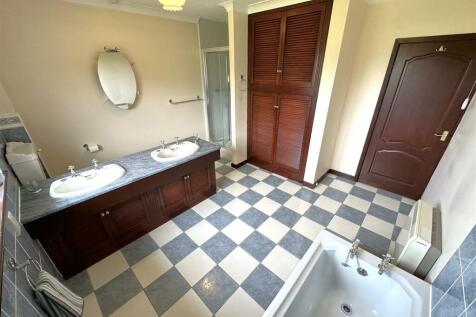 Four-Piece Bathroom 517