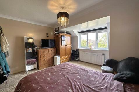 Second Bedroom 868