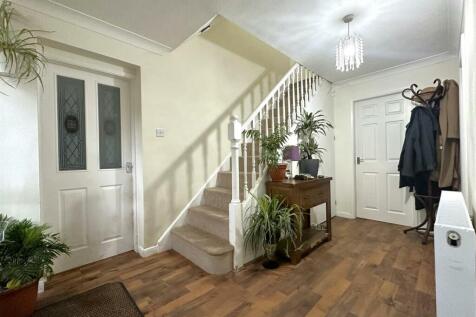 Entrance Hall 700