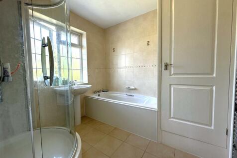 Three-Piece Bathroom 055