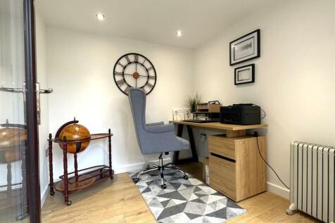 Home Office: Internal 597