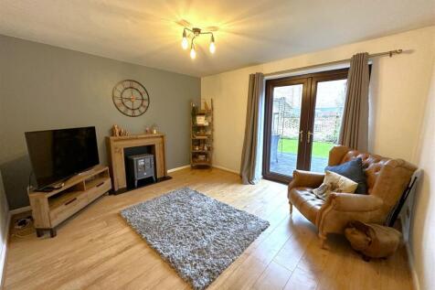 Lounge With French Doors 554