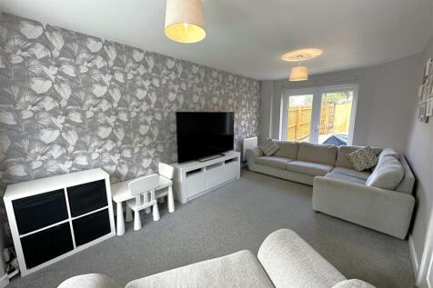 Dual-Aspect Living Room 553