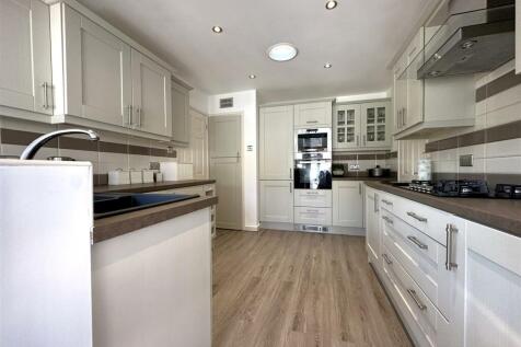 Stylish Contemporary Kitchen 779