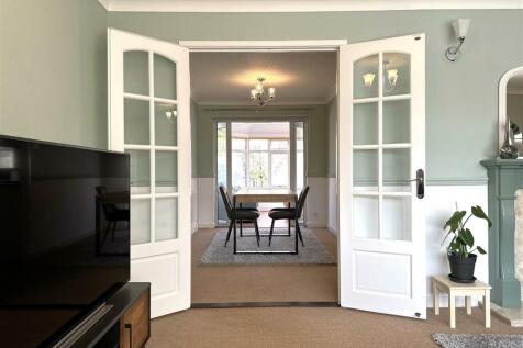 Double Doors Into Dining Room 754