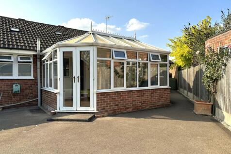 Extensive Seating Area &amp; Sun Room 716