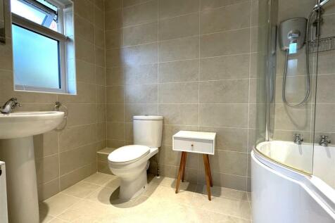 En-Suite Bathroom 827
