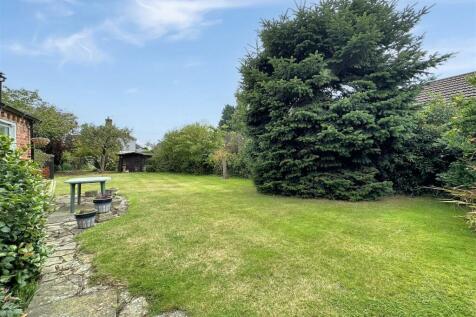Generous Private Garden 148