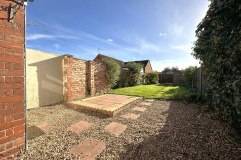 Generous Rear Garden 672