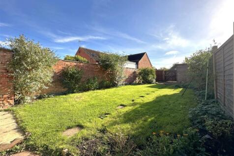 Lovely Rear Garden 660