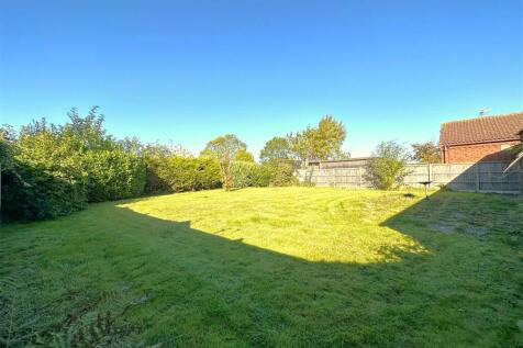 Large Rear Garden 379