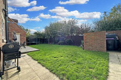 Well-Appointed Garden 837
