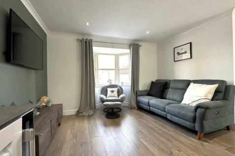 Living Area 734