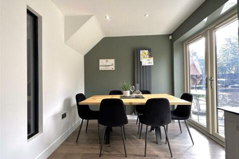 Dining Area 711
