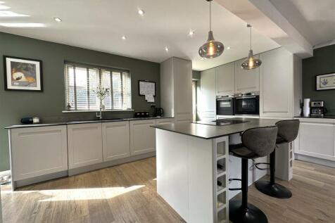 Stunning Breakfast Kitchen 708