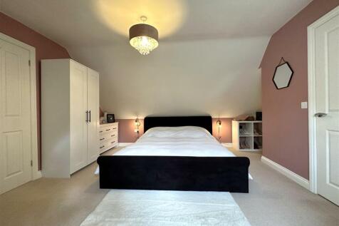 Master Bedroom 774