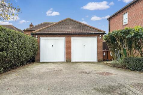 Detached Double Garage 847