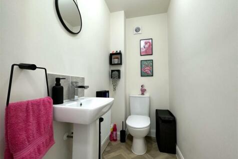 Ground Floor W.C 492