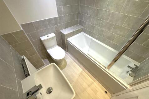 First Floor Bathroom 147