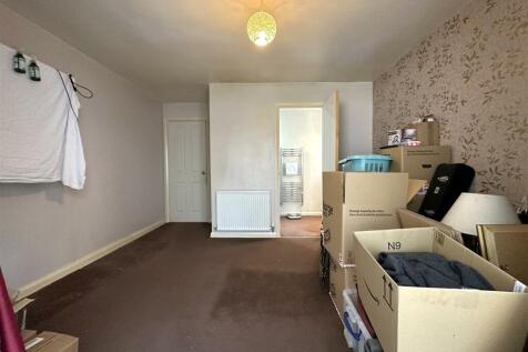 Bedroom One Into En-Suite 464