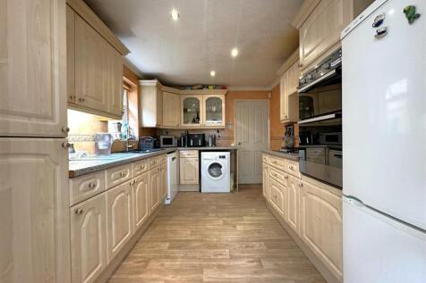 Well-Appointed Kitchen 418