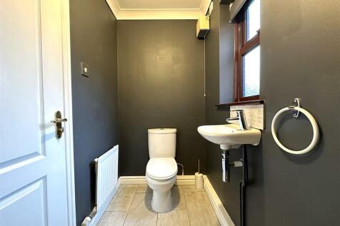 Ground Floor W.C 371