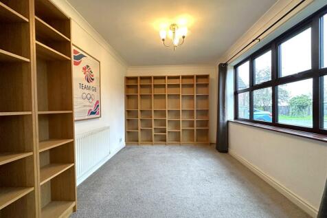 Spacious Study 363