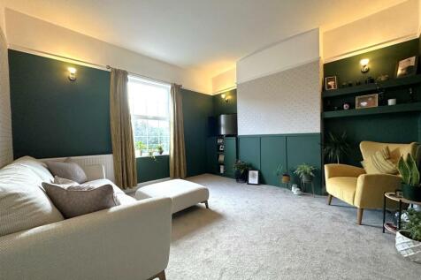 Large Living Room 054
