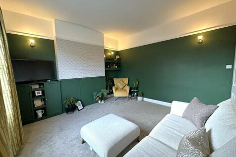 Generous Living Space 061