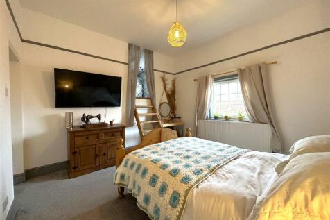 Bedroom One With Mezzanine 100