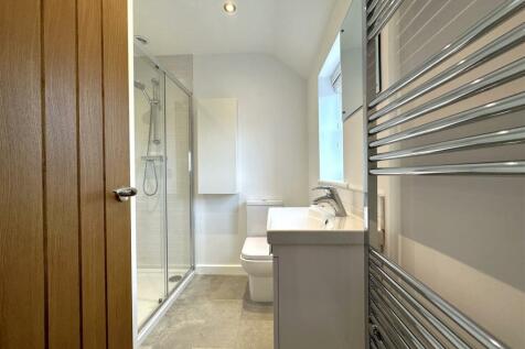 Stylish Modern En-Suite 888