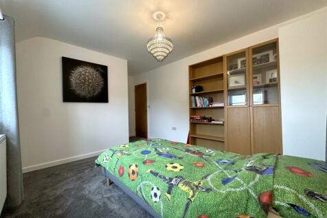 Second Bedroom 904