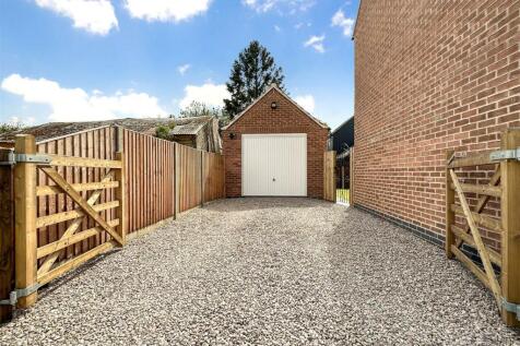 Gated Driveway &amp; Detached GARAGE 155