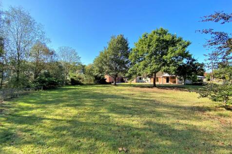 Private Rear Garden 444