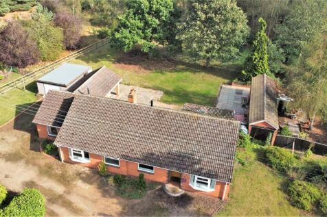 Aerial Front Aspect &amp; Garden 649