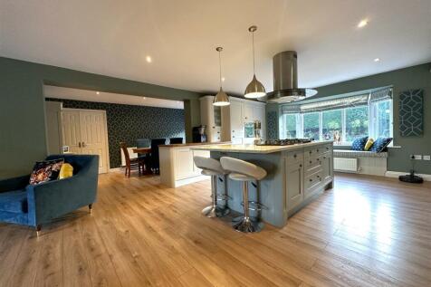 OPEN-PLAN Family Kitchen 626