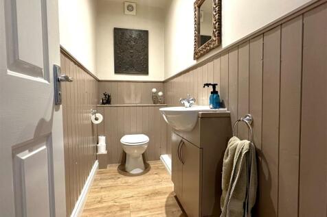Ground Floor W.C 658