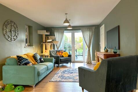 Sitting Room 653