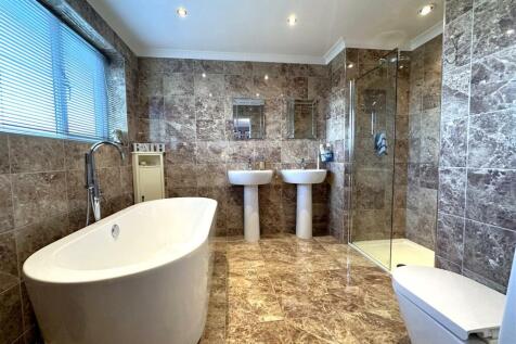 STUNNING En-Suite Bathroom 595