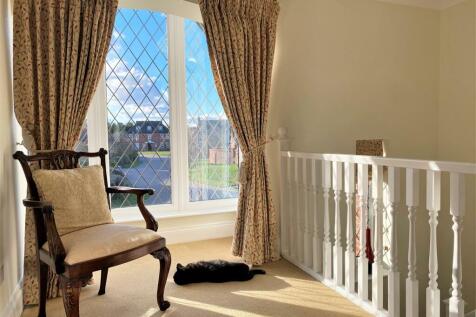 Delightful Landing Space 763