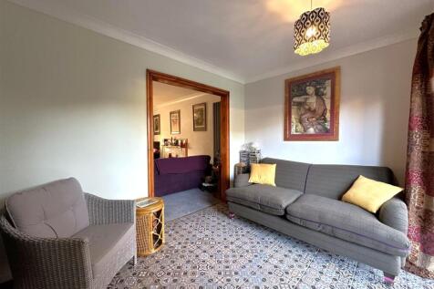 Dining/Sitting Room 977