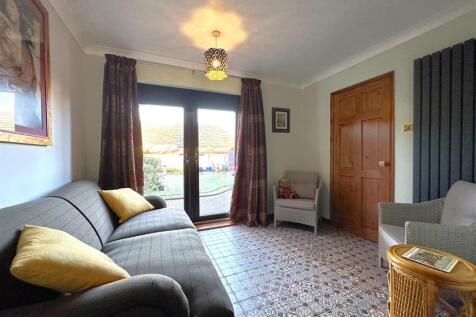 Secondary Reception Room 974