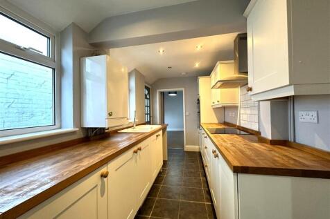 Spacious Kitchen 443